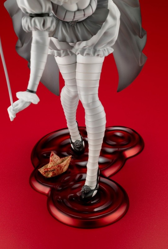 经典恐怖电影《小丑回魂》女版小丑手办公开 美艳诡异