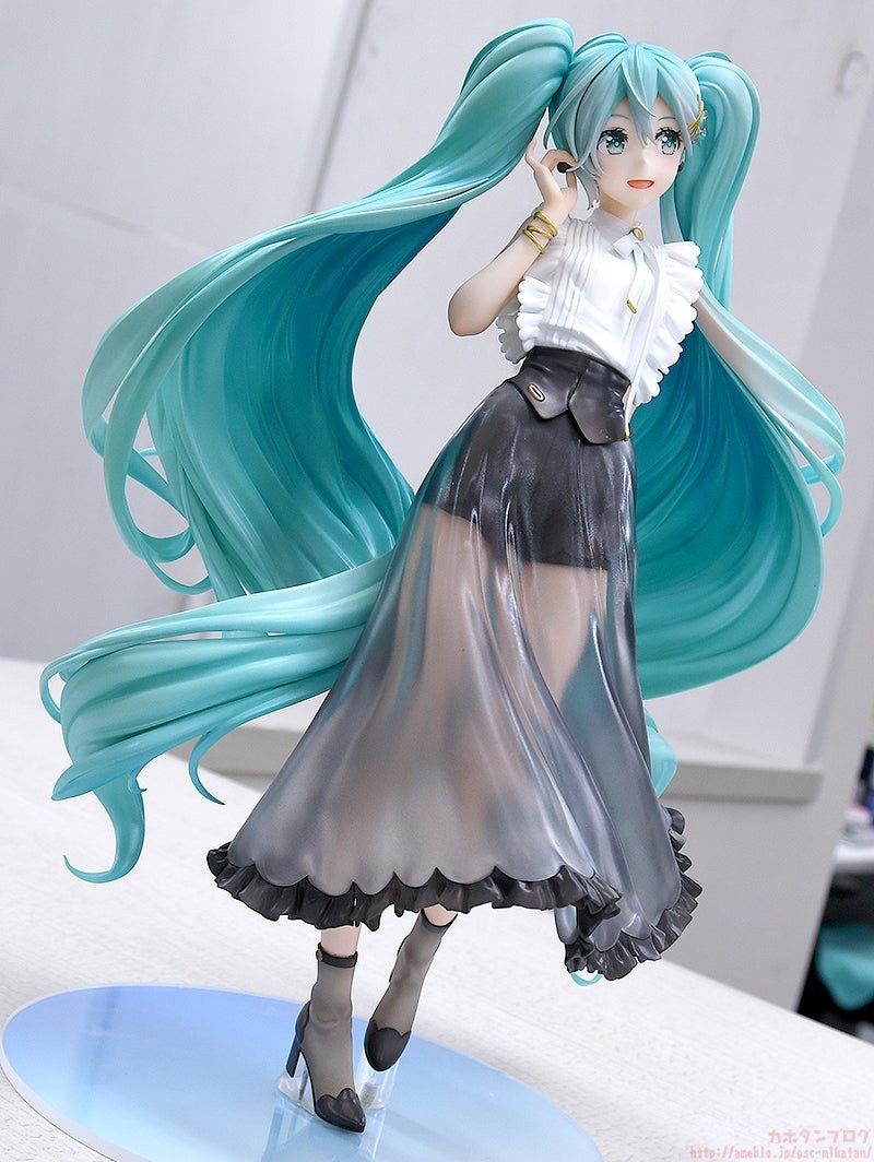 GSC x Rella插图《初音未来》NT风私服Ver. 即将开订