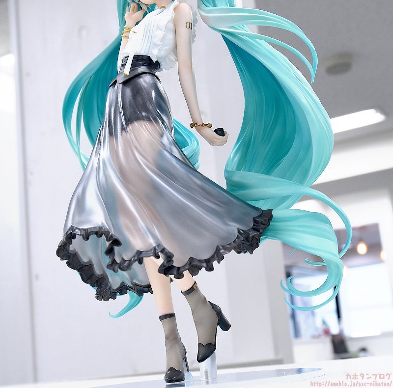 GSC x Rella插图《初音未来》NT风私服Ver. 即将开订